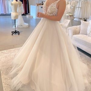 Beautiful wedding dress brand New!
